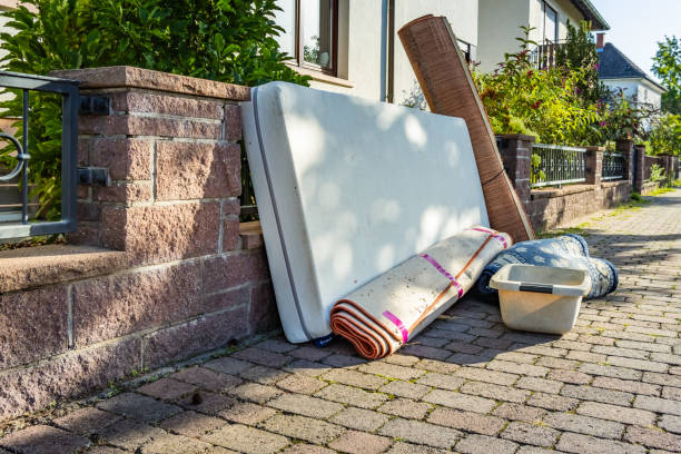 Best Commercial Cleanout Services  in St Robert, MO
